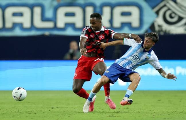 Ryan Sessegnon of Fulham Malaga CF v Fulham, Pre-Season Friendly, Football, Estadio La Rosaleda, Malaga, Spain - 12 Aug 2026Malaga Estadio La Rosaleda, Spain EDITORIAL USE ONLY No use with unauthorised audio, video, data, fixture lists, club league logos or live services. Online in-match use limited to 120 images, no video emulation. No use in betting, games or single club league player publications.  Copyright: xAntonioxPozo Shutterstockx 17064345ec