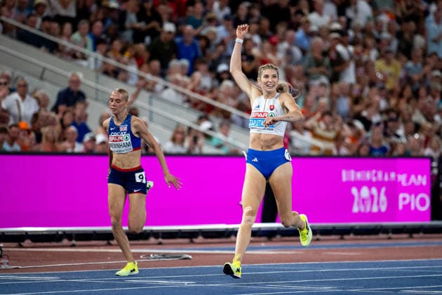 12.08.2026, GBR, Leichtathletik, Europameisterschaft 2026, Morgensession Tag 3, Birmingham Emma Zapletalova ( Slowakei ) jubelt im Ziel über den Sieg und die Gold Medaille, 400 Meter Hürden Damen, Finale Birmingham Alexander Stadium England Großbritannien *** August 12, 2026, GBR, Track and Field, 2026 European Championships, Morning Session, Day 3, Birmingham: Emma Zapletalova of Slovakia celebrates her victory and gold medal at the finish line, Women’s 400-meter hurdles, Final, Alexander Stadium, Birmingham, England, Great Britain Copyright: xNordphoto Memmlerx