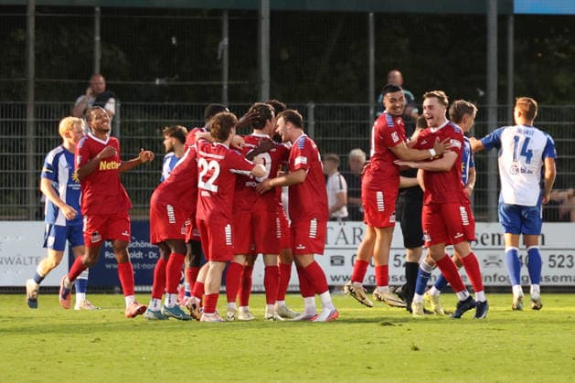 Fußball I Herren I Saison 2026 2027 I Regionalliga Nord I 3.Spieltag I Eintracht Norderstedt - BSV Kickers Emden I 12.08.2026 Torjubel FC Eintracht Norderstedt Norderstedt Edmund Plambeck Stadion Schleswig-Holstein Deutschland *** Soccer I Men s Team I 2026–2027 Season I Regionalliga Nord I Matchday 3 I Eintracht Norderstedt vs. BSV Kickers Emden I August 12, 2026 Goal celebration FC Eintracht Norderstedt Norderstedt Edmund Plambeck Stadium Schleswig-Holstein, Germany Copyright: xLobeca RalfxHomburgx