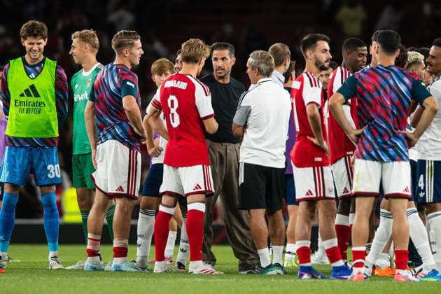 Martin odegaard of Arsenal and Cesc Fabregas of Como talk at full time after the Friendly match between Arsenal and Como Arsenal v Como, Preseason Friendly, Football, Emirates Stadium, London - 12 Aug 2026London Emirates Stadium United Kingdom  Copyright: xSeanxTroup Shutterstockx 17064767bs