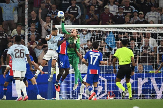 IPA87427442 - Matvej Safonov (Paris Saint-Germain F.C.) during the 2026 UEFA Super Cup match between Paris Saint-Germain F.C. and Aston Villa F.C. on August 12, 2026, at the Salzburg Stadion in Salzburg, Austria  Copyright: xVincenzoxOrlando IPAxSportx xx 87427442