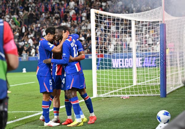 PSG v Aston Villa - UEFA Super Cup SALZBURG, AUSTRIA - AUGUST 12: Desire Doue (14) of Paris Saint-Germain celebrates with teammates after scoring a goal during UEFA Super Cup football match between PSG and Aston Villa at Red Bull Arena (Stadion Salzburg) in Salzburg, Austria on August 12, 2026. Isa Terli Anadolu Salzburg Austria. Editorial use only. Please get in touch for any other usage.  Copyright: x2026xAnadoluxIsaxTerlix