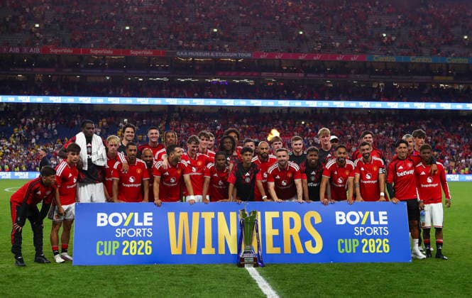 Football - 2026 2027 pre-season friendly - Manchester United, ManU vs. Leeds United - Croke Park, Dublin - Wednesday 12th August 2026 The Manchester United team with the Boyle Sports Cup 