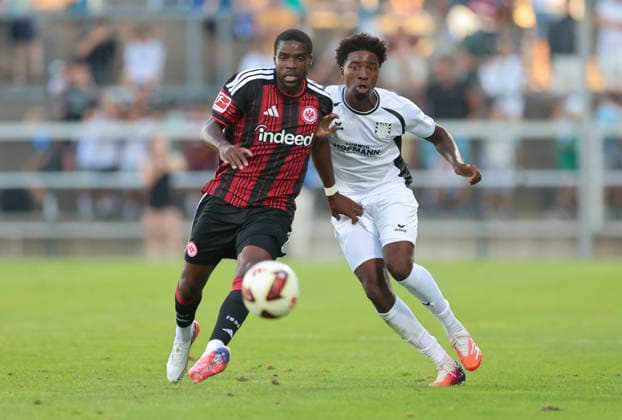 12.08.2026, Fussball Testspiel, FSV Frankfurt - Eintracht Frankfurt, v.l., Niels Nkounkou (Eintracht Frankfurt), Uche Obiogumu (FSV Frankfurt) DFL DFB REGULATIONS PROHIBIT ANY USE OF PHOTOGRAPHS AS IMAGE SEQUENCES AND OR QUASI-VIDEO. xdcx *** August 12, 2026, Soccer friendly match, FSV Frankfurt vs. Eintracht Frankfurt, from left: Niels Nkounkou (Eintracht Frankfurt), Uche Obiogumu (FSV Frankfurt). DFL and DFB regulations prohibit any use of photographs as image sequences and or quasi-video. xdcx Copyright: HMBxMedia Claus
