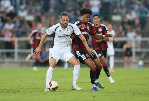 12.08.2026, Fussball Testspiel, FSV Frankfurt - Eintracht Frankfurt, v.l., Lukas Gottwalt (FSV Frankfurt), Malik Pimpong (Eintracht Frankfurt) DFL DFB REGULATIONS PROHIBIT ANY USE OF PHOTOGRAPHS AS IMAGE SEQUENCES AND OR QUASI-VIDEO. xdcx *** August 12, 2026, Soccer friendly match, FSV Frankfurt vs. Eintracht Frankfurt, from left: Lukas Gottwalt (FSV Frankfurt), Malik Pimpong (Eintracht Frankfurt). DFL and DFB regulations prohibit any use of photographs as image sequences and or quasi-video. xdcx Copyright: HMBxMedia Claus