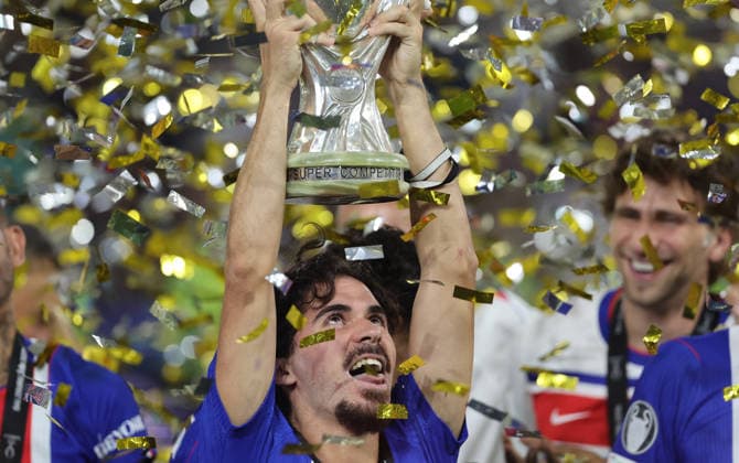 Vitinha , PSG gewinnt den Supercup , PSG-Aston Villa , UEFA Super Cup Finale , , Fußball , in der Red Bull Arena Stadion in Salzburg , Österreich . August 12 , 2026 . Photo by: Davide Elias IPA Photo Pressefoto DENL Copyright: xDavidexEliasx
