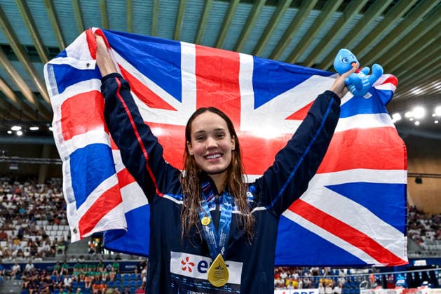 Angharad Evans of Great Britain celebrates after winning the gold medal in the swimming 100m Breaststroke Women Final during the European Aquatics Championships at the Olympic Aquatic Center in Paris (France), August 12, 2026. Andrea Masini Deepbluemedia Insidefoto
