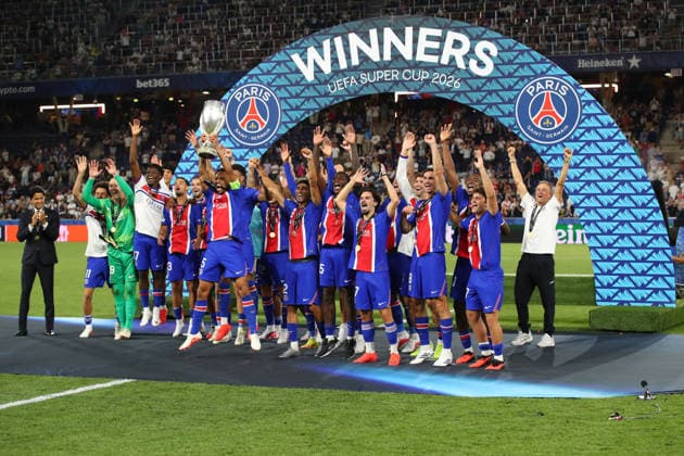SALZBURG, AUSTRIA - AUGUST 12: PSG is celebrating the win during award ceremony after the UEFA Super Cup final between PSG and Aston Villa at Stadion Salzburg on August 12, 2026 in Salzburg, Austria.  Copyright: xSeverinxAichbauer SPPx Sportspressphoto_SPR204721