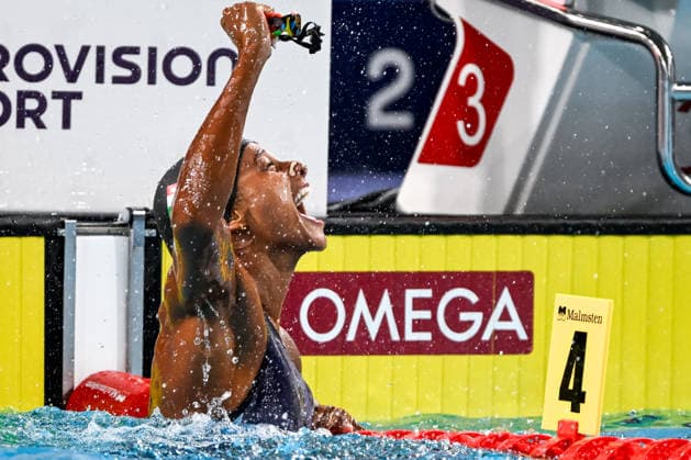 Sara Curtis of Italy celebrates after the swimming 50m Backstroke Women Semifinal with new world record during the European Aquatics Championships at the Olympic Aquatic Center in Paris (France), August 12, 2026. Andrea Staccioli