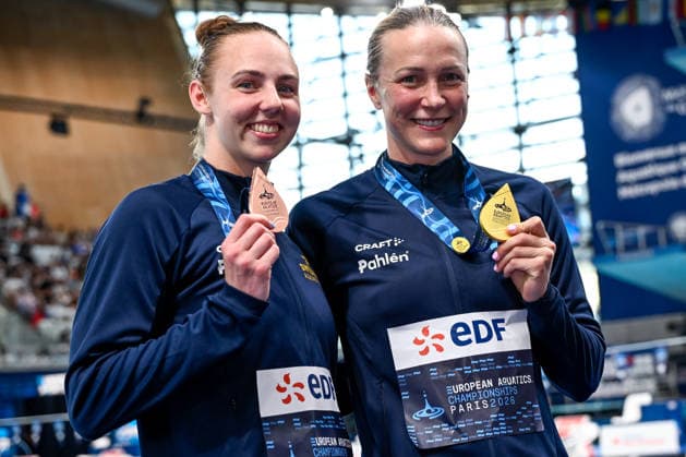 Sara Junevik of Sweden, bronze, Sarah Sjostrom of Sweden, gold show the medals after competing in the swimming 50m Butterfly Women Final during the European Aquatics Championships at the Olympic Aquatic Center in Paris (France), August 12, 2026. Andrea Staccioli Deepbluemedia Insidefoto