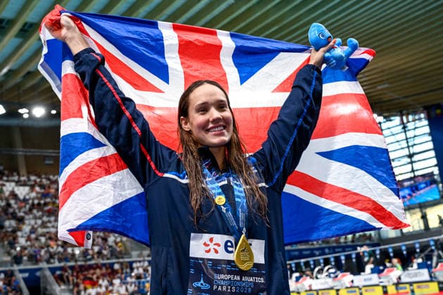 Angharad Evans of Great Britain celebrates after winning the gold medal in the swimming 100m Breaststroke Women Final during the European Aquatics Championships at the Olympic Aquatic Center in Paris (France), August 12, 2026. Andrea Staccioli Deepbluemedia Insidefoto