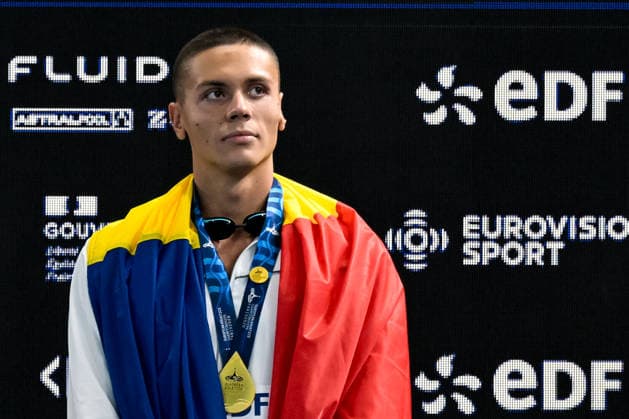 David Popovici of Romania celebrates after winning the gold medal in the swimming 100m Freestyle Men Final during the European Aquatics Championships at the Olympic Aquatic Center in Paris (France), August 12, 2026. Giorgio Scala DBM - Deepbluemedia Insidefoto