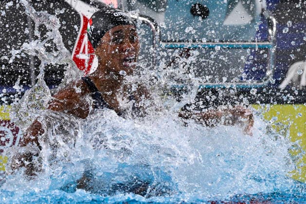 Sara Curtis of Italy celebrates after setting the new world record in the swimming Women s 50m Backstroke semifinal during the European Aquatics Championships at the Olympic Aquatic Center in Paris (France), August 12, 2026.