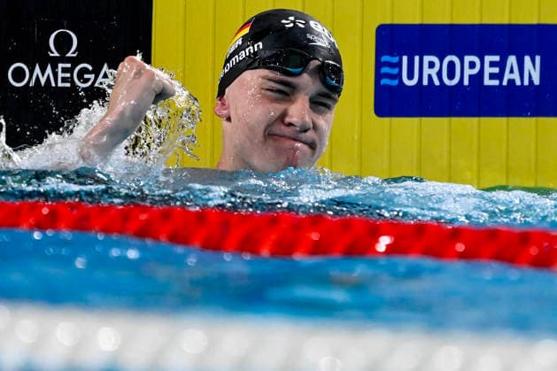 Johannes Liebmann of Germany celebrates after winning the gold medal in the swimming Men s 800m Freestyle final during the European Aquatics Championships at the Olympic Aquatic Center in Paris (France), August 12, 2026.