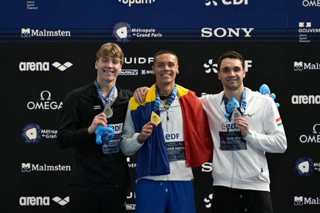 Egor Kornev Neutral Athlete B, silver, David Popovici of Romania, gold, Kristof Milak of Hungary, bronze show the medals after competing in the 100m Freestyle Men Final during the European Aquatics Championships at the Olympic Aquatic Center in Paris (France), August 12, 2026. Giorgio Scala DBM - Deepbluemedia Insidefoto