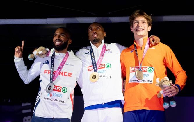 BIRMINGHAM - Muhammad Abdallah Kounta (FRA), Matthew Hudson-Smith (GBR) and Jonas Phijffers during the medal ceremony for the 400 meters final on the third day of the European Athletics Championships. IRIS VAN DEN BROEK ANP xVIxANPxSportx xxANPxIVx 565348526 originalFilename: 565348526.jpg