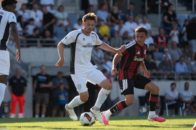 12.08.2026, xhfmx, Fussball Testspiel, FSV Frankfurt - Eintracht Frankfurt v.l. David Deger (FSV Frankfurt, 21). Mario Götze (Eintracht Frankfurt, 27) (DFL DFB REGULATIONS PROHIBIT ANY USE OF PHOTOGRAPHS as IMAGE SEQUENCES and or QUASI-VIDEO) Frankfurt am Main *** August 12, 2026, xhfmx, Soccer Friendly Match, FSV Frankfurt Eintracht Frankfurt v l David Deger FSV Frankfurt, 21 Mario Götze Eintracht Frankfurt, 27 DFL DFB REGULATIONS PROHIBIT ANY USE OF PHOTOGRAPHS AS IMAGE SEQUENCES AND OR QUASI-VIDEO Frankfurt am Main