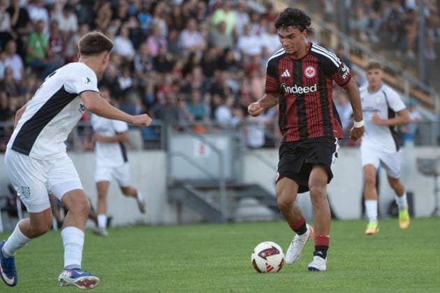 12.08.2026, xhfmx, Fussball Testspiel, FSV Frankfurt - Eintracht Frankfurt v.l. Nick Doktorczyk (FSV Frankfurt, 15). Can Uzun (Eintracht Frankfurt, 42) (DFL DFB REGULATIONS PROHIBIT ANY USE OF PHOTOGRAPHS as IMAGE SEQUENCES and or QUASI-VIDEO) Frankfurt am Main *** August 12, 2026, xhfmx, Soccer Friendly Match, FSV Frankfurt Eintracht Frankfurt v l Nick Doktorczyk FSV Frankfurt, 15 Can Uzun Eintracht Frankfurt, 42 DFL DFB REGULATIONS PROHIBIT ANY USE OF PHOTOGRAPHS as IMAGE SEQUENCES and or QUASI-VIDEO Frankfurt am Main