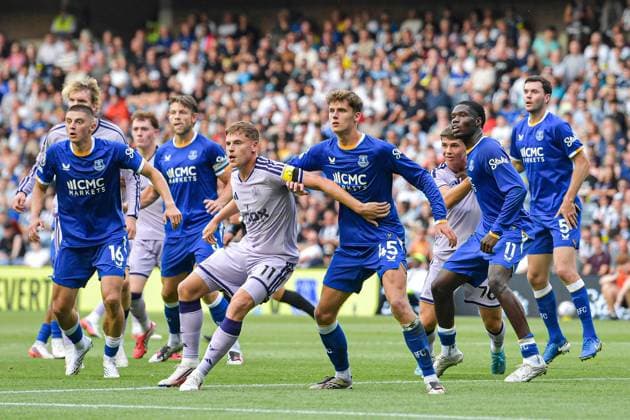Newcastle United v Everton Pre-Season Friendly Players of Newcastle United and Everton jostle at a corner during the Pre-Season Friendly match at Scottish Gas Murrayfield Stadium, Edinburgh 12 08 2026 UK Newspapers OUT Copyright: xJamiexJohnstonx FIL-23757-0419
