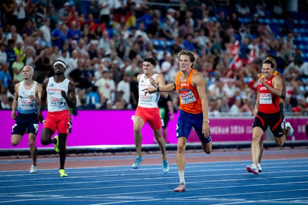 12.08.2026, GBR, Leichtathletik, Europameisterschaft 2026, Abendsession Tag 3, Birmingham Jeff Tesselaar ( Niederlande ) im Ziel, Zehnkampf Herren, 400 Meter Lauf Birmingham Alexander Stadium England Großbritannien *** August 12, 2026, GBR, Track and Field, 2026 European Championships, Evening Session, Day 3, Birmingham: Jeff Tesselaar of the Netherlands crosses the finish line in the Men s Decathlon, 400-meter dash, at Alexander Stadium in Birmingham, England, United Kingdom Copyright: xNordphoto Memmlerx