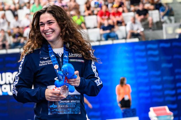 Benedetta Pilato of Italy celebrates after winning the bronze medal in the swimming 100m Breaststroke Women Final during the European Aquatics Championships at the Olympic Aquatic Center in Paris (France), August 12, 2026. Andrea Staccioli Deepbluemedia Insidefoto