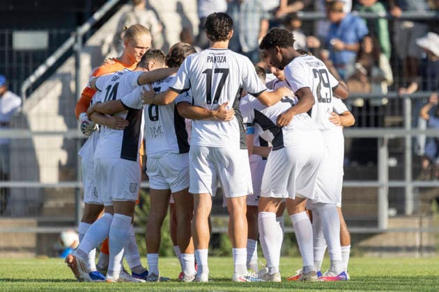 Testspiel: FSV Frankfurt - Eintracht Frankfurt, 12.08.2026 Teamkreis FSV Frankfurt, FSV Frankfurt - Eintracht Frankfurt, Frankfurt, BBBank Arena, 12.8.2026 *** Friendly Match: FSV Frankfurt vs. Eintracht Frankfurt, August 12, 2026; FSV Frankfurt Squad, FSV Frankfurt vs. Eintracht Frankfurt, Frankfurt, BBBank Arena, August 12, 2026 Copyright: xBEAUTIFULxSPORTS Gawlikx