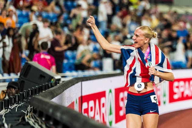 European Athletics Championships; Birmingham, 12.08.2026 BIRMINGHAM, UNITED KINGDOM - AUGUST 12: Emily Newnham (GBR - Great Britain) with the silver medal in the womens 400 m hurdles on the victory lap on August 12, 2026 in Birmingham, United Kingdom. *** European Athletics Championships, Birmingham, August 12, 2026 BIRMINGHAM, UNITED KINGDOM AUGUST 12 Emily Newnham (GBR) of Great Britain, wearing the silver medal in the women’s 400-meter hurdles, on the victory lap on August 12, 2026, in Birmingham, United Kingdom Copyright: xBEAUTIFULxSPORTS UlfxSchillerx