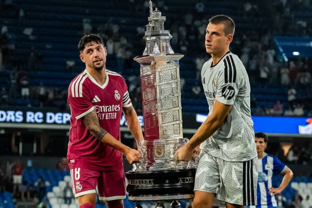 Federico Valverde Andriy Lunin seen during the friendly match between Deportivocla Coruna and Real Madrid friendly match (Marta Lopez Ball Raw Images) La Coruna ABANCA-RIAZOR Spain Copyright: xMartaxLopezx martalopez_PSGvAST_1028