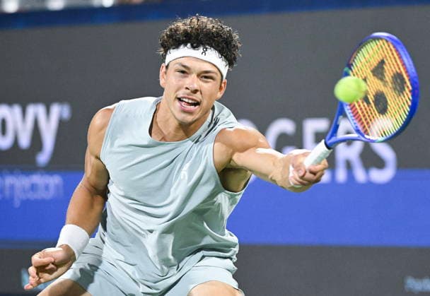 ATP, Tennis Herren Masters 1000 Canada semifinals Ben Shelton of the United States in action against Learner Tien the United States at the ATP Masters 1000 Canada semifinals in Montreal, Canada, 12 August 2026. MONTREAL QUEBEC Canada  Copyright: xGRAHAMxHUGHESx