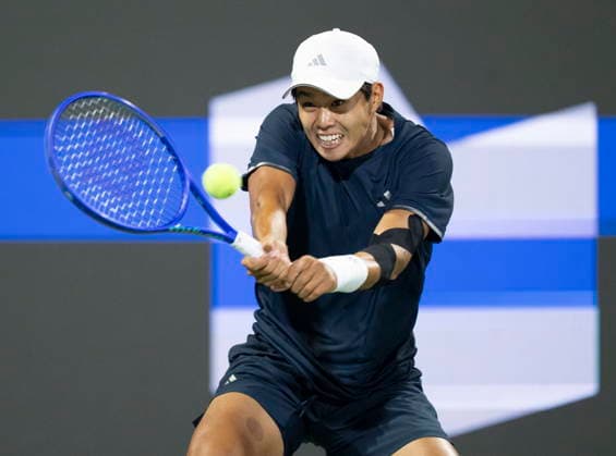 August 12, 2026, Montreal, Pq, Canada: Learner Tien of the United States hits a return to his compatriot Ben Shelton during semifinal tennis action at the National Bank Open in Montreal on Wednesday, Aug. 12, 2026. Canada News - August 12, 2026  - ZUMAc35_ 20260812_zaf_c35_049 Copyright: xChristinnexMuschix