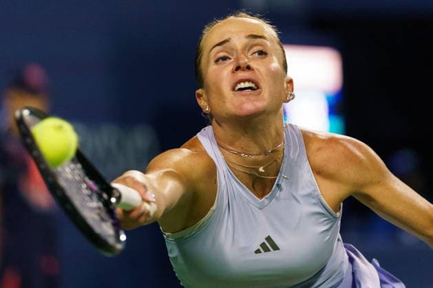 August 12, 2026, Toronto, On, Canada: Elina Svitolina of Ukraine reaches to return the ball from Iga Swiatek of Poland during semi-final National Bank Open tennis action in Toronto, on Wednesday, Aug. 12, 2026. Canada News - August 12, 2026  - ZUMAc35_ 20260812_zaf_c35_079 Copyright: xKeitoxNewmanx