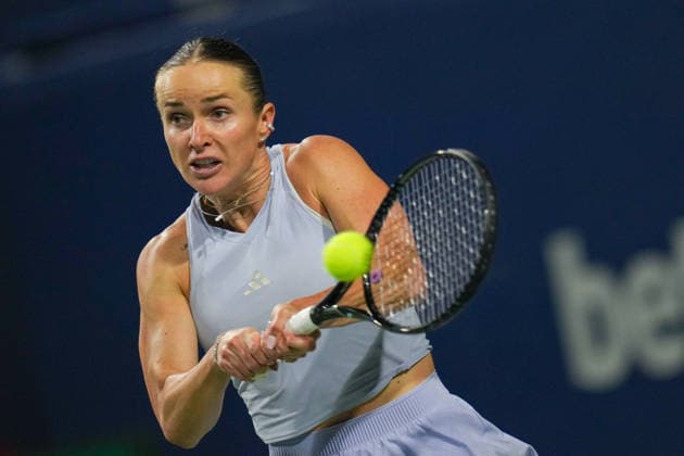 WTA, Tennis Damen Masters 1000 National Bank Open Toronto 2026 - Semifinals - Day 12 Elina Svitolina of UkraineI plays a backhand during the Women™s Singles semifinal match against ga ÅöwiÄÖtekof Poland on day 12 of the WTA Masters 1000 National Bank Open at Sobeys Stadium on August 12, 2026, in Toronto, Canada. (Photo by Leonardo Ramirez Eyepix Group) Copyright: xLeonardoxRamirezx xEyepixxGroupx LR_12082026_10154