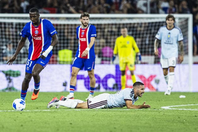 Emiliano Buendía of Aston Villa reacts during the UEFA Super Cup Final match between Paris Saint-Germain and Aston Villa at Red Bull Arena, Salzburg, Wals-Siezenheim on August 12th,2026 (Photo by Joao Bravo Sports Press Photo)  Copyright: xJoaoxBravo SportsxPressxPhotox Sportspressphoto_SPR205240