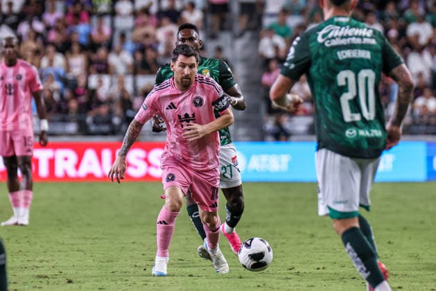 MIAMI, FL - AUGUST 12: Lionel Messi (10) of Inter Miami CF controls a ball during a Leagues Cup soccer match between Inter Miami CF and Leon at NU Stadium on August 12, 2026 in Miami, Florida.(Photo by Chris Arjoon Icon Sportswire) SOCCER: AUG 12 Leagues Cup Miami vs Monterrey EDITORIAL USE ONLY Icon26081200000004