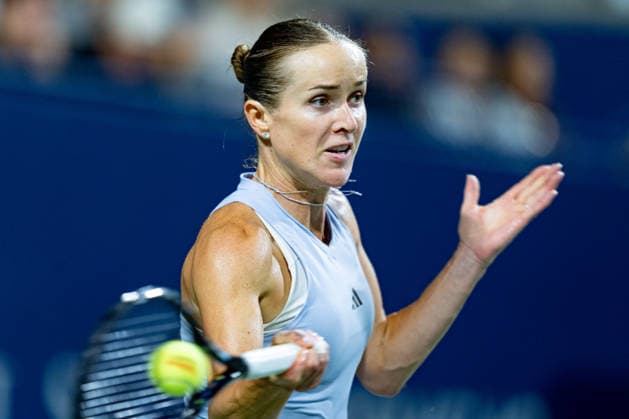 TORONTO, ON - AUGUST 12: Elina Svitolina of Ukraine returns a shot during her Semi-final match of the WTA, Tennis Damen National Bank Open tournament on August 12, 2026 at Sobeys Stadium in Toronto, ON, Canada (Photo by Julian Avram Icon Sportswire) TENNIS: AUG 12 National Bank Open EDITORIAL USE ONLY Icon2608120195
