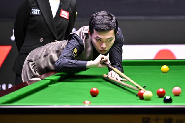 TAIYUAN, CHINA - AUGUST 12: Liu Hongyu of China plays a shot in the second round match against Zhou Yuelong of China on day 5 of the 2026 World Snooker Tour China Open at Taiyuan Binhe Sports Center on August 12, 2026 in Taiyuan, Shanxi Province of China.  Copyright: xChinaxNewsxServicex 111659547654