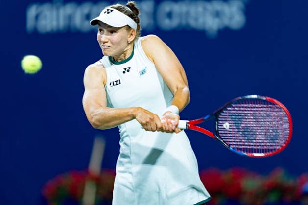 TORONTO, ON - AUGUST 12: Elena Rybakina of Kazakhstan returns a shot during her Semi-final match of the WTA, Tennis Damen National Bank Open tournament on August 12, 2026 at Sobeys Stadium in Toronto, ON, Canada (Photo by Julian Avram Icon Sportswire) TENNIS: AUG 12 National Bank Open EDITORIAL USE ONLY Icon2608120263