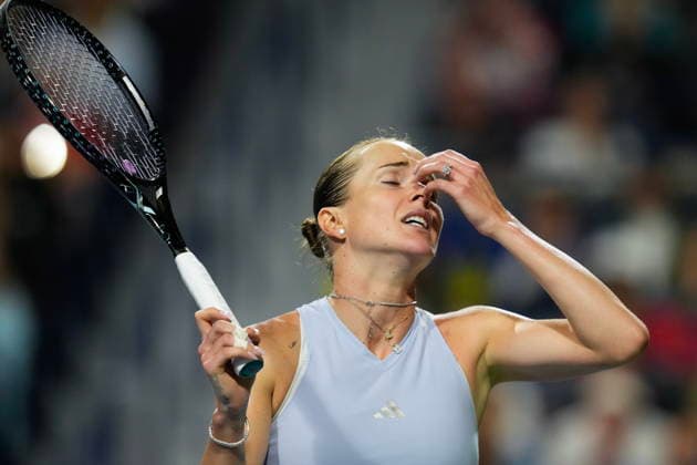 August 12, 2026, Toronto, On, CAN: Ukraine s Elina Svitolina reacts during her 3-6 6-1 3-6 loss to Poland s Iga Swiatek during National Bank Open tennis action in Toronto on Wednesday, August 12, 2026. Canada News - August 12, 2026  - ZUMAc35_ 20260812_zaf_c35_127 Copyright: xChrisxYoungx