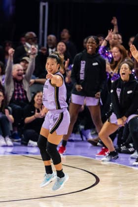 SAN FRANCISCO, CA - AUGUST 12: Kaitlyn Chen 2 of the Golden State Valkyries celebrates a three during a WNBA, Basketball Damen, USA game against the Chicago Sky on August 12, 2026 at Chase Center in San Francisco, CA. (Photo by Matthew Huang Icon Sportswire) WNBA: AUG 12 Chicago Sky at Golden State Valkyries EDITORIAL USE ONLY Icon260812020