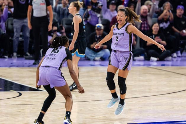 SAN FRANCISCO, CA - AUGUST 12: Kaitlyn Chen 2 of the Golden State Valkyries celebrates a three during a WNBA, Basketball Damen, USA game against the Chicago Sky on August 12, 2026 at Chase Center in San Francisco, CA. (Photo by Matthew Huang Icon Sportswire) WNBA: AUG 12 Chicago Sky at Golden State Valkyries EDITORIAL USE ONLY Icon260812023