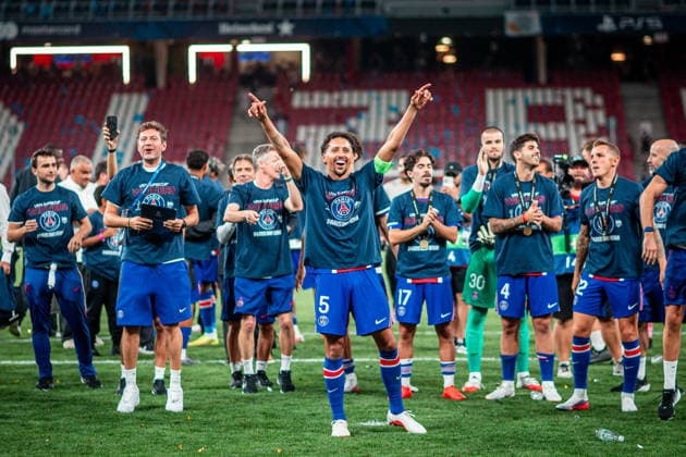 2026.08.12 Salzburg Pilka Nozna, Superpuchar UEFA 2026 PSG - Aston Villa N z pilkarze psg po wygranym meczu PSG players after win the match celebrations Foto Mateusz Porzucek PressFocus 2026.08.12 Salzburg Football, UEFA Super Cup 2026 Paris Saint-Germain F.C. - Aston Villa PSG - Aston Villa pilkarze psg po wygranym meczu PSG players after win the match celebrations Credit: Mateusz Porzucek PressFocus NEWSPIX.PL --- newspix.pl POLAND OUT! 