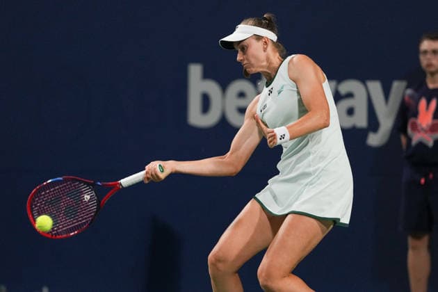 WTA, Tennis Damen Masters 1000 National Bank Open Toronto 2026 - Semifinals - Day 12 Elena Rybakina of Kazakhstan plays a forehand during the Women™s Singles semifinal match against Coco Gauff of United States on day 12 of the WTA Masters 1000 National Bank Open at Sobeys Stadium on August 12, 2026, in Toronto, Canada. (Photo by Leonardo Ramirez Eyepix Group) Copyright: xLeonardoxRamirezx xEyepixxGroupx LR_12082026_10186
