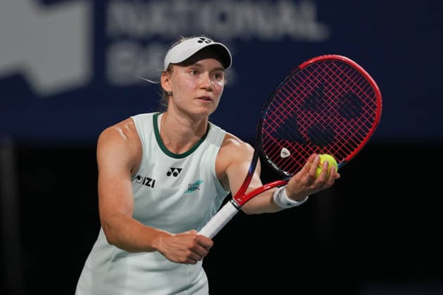WTA, Tennis Damen Masters 1000 National Bank Open Toronto 2026 - Semifinals - Day 12 Elena Rybakina of Kazakhstan serves during the Women™s Singles semifinal match against Coco Gauff of United States on day 12 of the WTA Masters 1000 National Bank Open at Sobeys Stadium on August 12, 2026, in Toronto, Canada. (Photo by Leonardo Ramirez Eyepix Group) Copyright: xLeonardoxRamirezx xEyepixxGroupx LR_12082026_10190