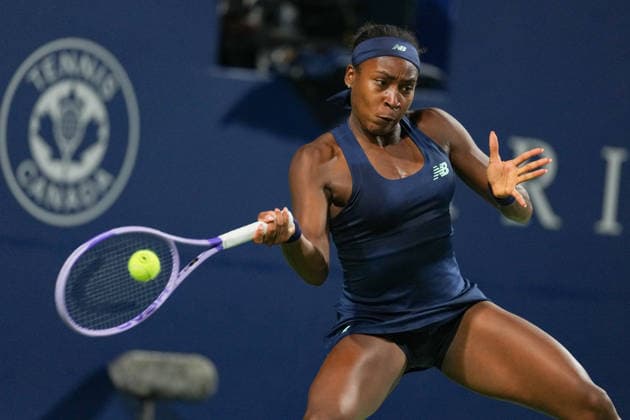 WTA, Tennis Damen Masters 1000 National Bank Open Toronto 2026 - Semifinals - Day 12 Coco Gauff of United States plays a forehand during the Women™s Singles semifinal match against Elena Rybakina of Kazakhstan on day 12 of the WTA Masters 1000 National Bank Open at Sobeys Stadium on August 12, 2026, in Toronto, Canada. (Photo by Leonardo Ramirez Eyepix Group) Copyright: xLeonardoxRamirezx xEyepixxGroupx LR_12082026_10207