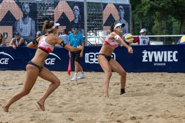 STARE JABLONKI, POLEN - AUGUST 13: Joana Mäder (Player 1, SUI), Leona Kernen (Player 2, SUI) during the European Championships Beach volleyball, Beachvolleyball at Stare Jablonki on August 13, 2026 in Stare Jablonki, Polen. Polen Copyright: xPeterxWeberx