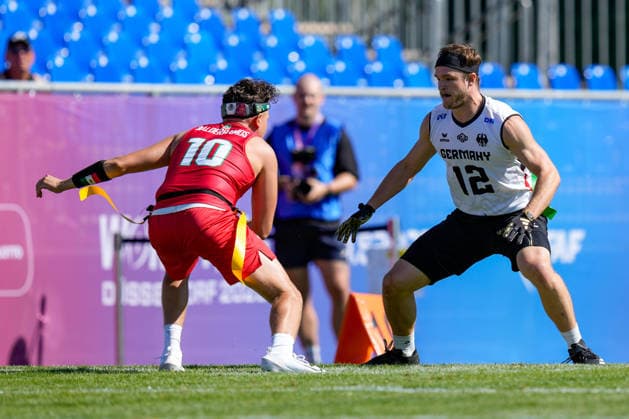 Victor Emmanuel Balderramos Sanchez (Mexico) und Moritz Apfel (Germany) battle for the ball during the Men s 2026 IFAF Flag Football World Championships group stage match between Mexico v Germany at Flag Football Complex Dusseldorf-Garath on August 13, 2026 in Dusseldorf, Germany. (Photo by Alex Gottschalk DeFodi Images) - *** Victor Emmanuel Balderramos Sanchez of Mexico and Moritz Apfel of Germany battle for the ball during the Men’s 2026 IFAF Flag Football World Championships group stage match between Mexico and Germany at the Flag Football Complex in Düsseldorf-Garath on August 13, 2026, in Düsseldorf, Germany. Photo by Alex Gottschalk, DeFodi Images