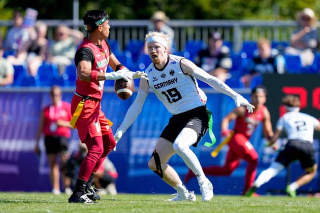 Victor Emmanuel Balderramos Sanchez (Mexico) und Luca Samuel Bultmann (Germany) battle for the ball during the Men s 2026 IFAF Flag Football World Championships group stage match between Mexico v Germany at Flag Football Complex Dusseldorf-Garath on August 13, 2026 in Dusseldorf, Germany. (Photo by Alex Gottschalk DeFodi Images) - *** Victor Emmanuel Balderramos Sanchez of Mexico and Luca Samuel Bultmann of Germany battle for the ball during the Men’s 2026 IFAF Flag Football World Championships group stage match between Mexico and Germany at the Flag Football Complex in Düsseldorf-Garath on August 13, 2026 in Düsseldorf, Germany. Photo by Alex Gottschalk, DeFodi Images