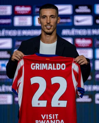 Alejandro Grimaldo unveiling as new player of Atletico de Madrid Alejandro Grimaldo poses for a photo showing the club shirt during his unveiling as new player of Atletico de Madrid at Estadio Riyadh Air Metropolitano on August 13, 2026 in Madrid, Spain. Madrid Estadio Riyadh Air Metropolitano Madrid Spain Copyright: xAlbertoxGardinx AGardin_20260813_Grimaudo_0035