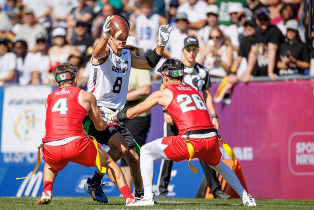 Mexico (MEX) vs. Germany (GER), Day 1 Men at IFAF Flag Football Championships Düsseldorf 2026, 13.08.2026 Duesseldorf, Germany - Aug. 13, 2026: Moritz Apfel (GER 12) and Ramon Emanuel Seifert (GER 25) during the match between Mexico (MEX) vs. Germany (GER) on the first day of the Men IFAF Flag Football World Championships at the Bezirkssportanlage Duesseldorf Garath *** Mexico (MEX) vs. Germany (GER), Day 1 Men s Division at the IFAF Flag Football World Championships in Düsseldorf 2026, August 13, 2026, Düsseldorf, Germany, Aug. 13, 2026 Moritz Apfel (GER 12) and Ramon Emanuel Seifert (GER 25) during the match between Mexico (MEX) and Germany (GER) on the first day of the Men’s IFAF Flag Football World Championships at the Bezirkssportanlage Düsseldorf Garath Copyright: xBEAUTIFULxSPORTS B.Hoffmannx
