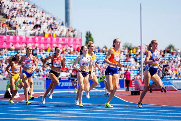 BIRMINGHAM, GREAT BRITAIN - AUGUST 13, 2026 : Smilla KOLBE (GER Germany), Femke BROEDERS-BOL (NED Netherlands) and Keely HODGKINSON (GBR Great Britain) competing in the 800m semifinals during the European Athletics Championships at Alexander Stadium on August 13, 2026 in Birmingham, Great Britain. Great Britain Copyright: xLeahxKohringx